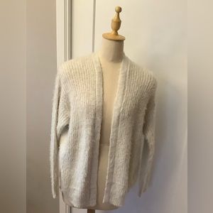 R‎ D Style, Fuzzy cardigan knit cable in ivory. Size Small